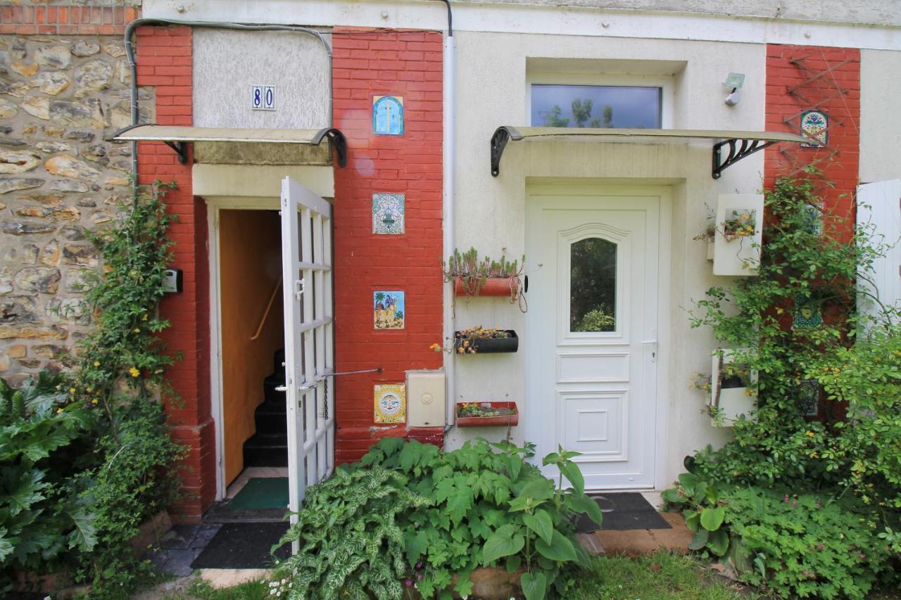 Disponible - Appartement Entier - Ligne H 15Mn Paris-Gare Du Nord, Parking Rue Gratuit, 4 Pers, Station De Train En Face Toutes Les 15Mn, Hippodrome, Cdfas, Universite, Borne Electrique, 1Er Etage Обонн Экстерьер фото