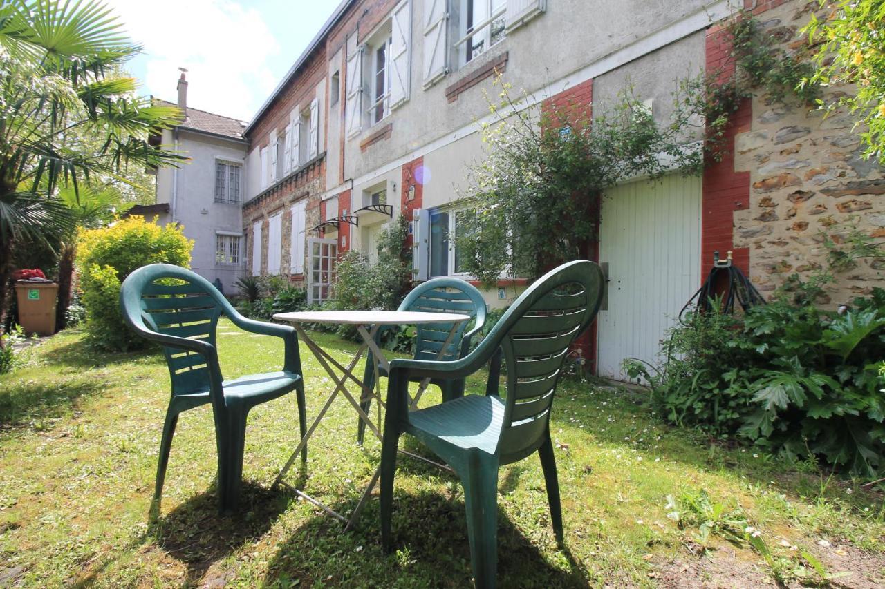Disponible - Appartement Entier - Ligne H 15Mn Paris-Gare Du Nord, Parking Rue Gratuit, 4 Pers, Station De Train En Face Toutes Les 15Mn, Hippodrome, Cdfas, Universite, Borne Electrique, 1Er Etage Обонн Экстерьер фото
