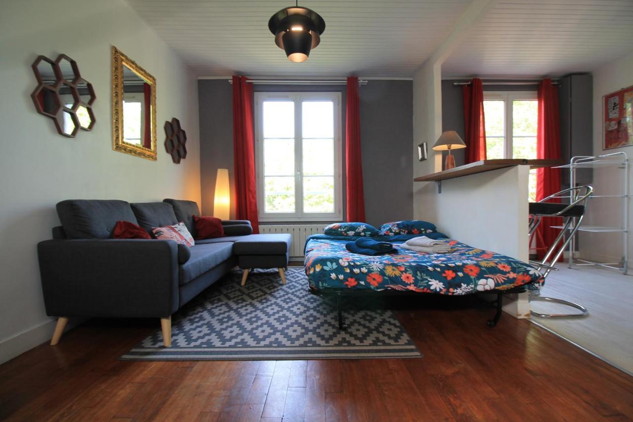Disponible - Appartement Entier - Ligne H 15Mn Paris-Gare Du Nord, Parking Rue Gratuit, 4 Pers, Station De Train En Face Toutes Les 15Mn, Hippodrome, Cdfas, Universite, Borne Electrique, 1Er Etage Обонн Экстерьер фото