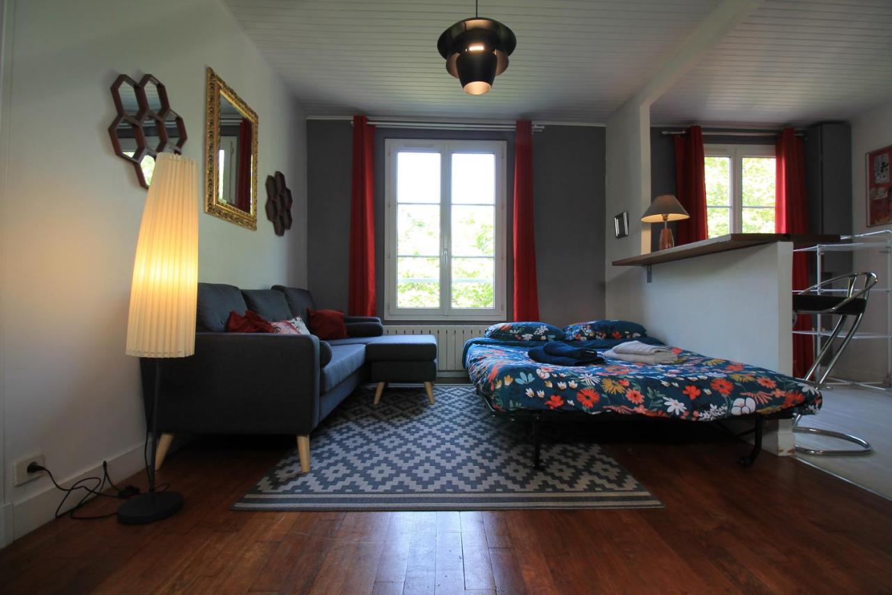 Disponible - Appartement Entier - Ligne H 15Mn Paris-Gare Du Nord, Parking Rue Gratuit, 4 Pers, Station De Train En Face Toutes Les 15Mn, Hippodrome, Cdfas, Universite, Borne Electrique, 1Er Etage Обонн Экстерьер фото
